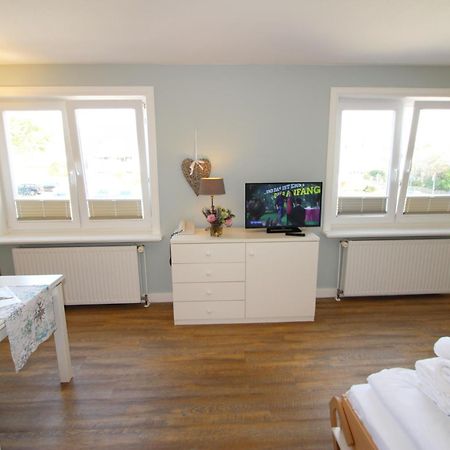 Haus Guenther - Mittelweg 1, App 1 Wenningstedt-Braderup Exterior photo